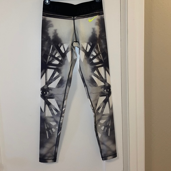 Nike Work out tights Dry-Fit size XSMALL (worn once) Burning Man Vibes - Picture 1 of 10